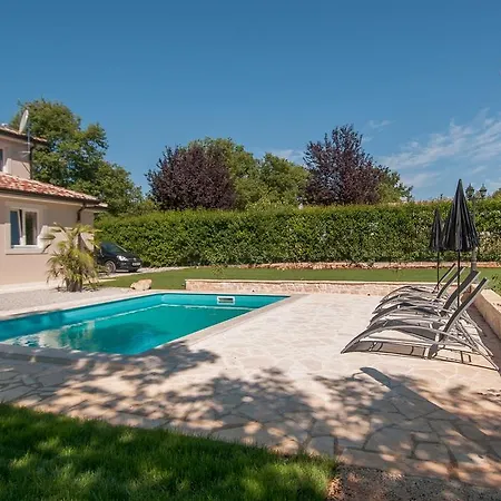 White Rock Villa Kringa