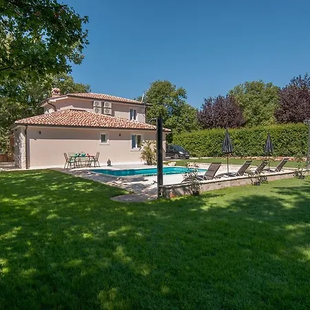 White Rock Villa *